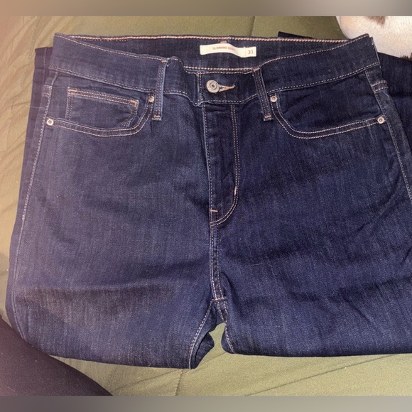 Levi's Denim - Women’s Levi Slimming Dark Jeans
Size 31